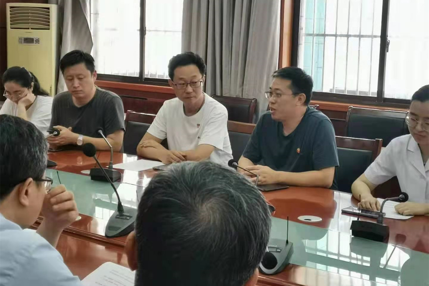 曹委员参加临床第十党支部.jpg 曹委员参加临床第十党支部.jpg